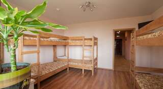 Гостиница Зеленый Берег Мини Отель Иркутск Спальное место на двухъярусной кровати в общем номере для мужчин и женщин-3