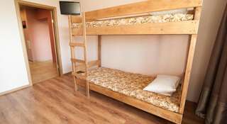 Гостиница Зеленый Берег Мини Отель Иркутск Спальное место на двухъярусной кровати в общем номере для мужчин и женщин-2