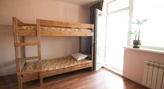 Гостиница Зеленый Берег Мини Отель Иркутск Спальное место на двухъярусной кровати в общем номере для мужчин и женщин-1